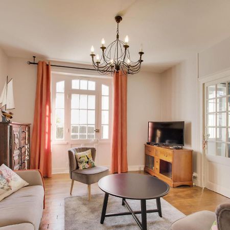 Holiday Home Le Petit Biyou By Interhome Дінар Екстер'єр фото