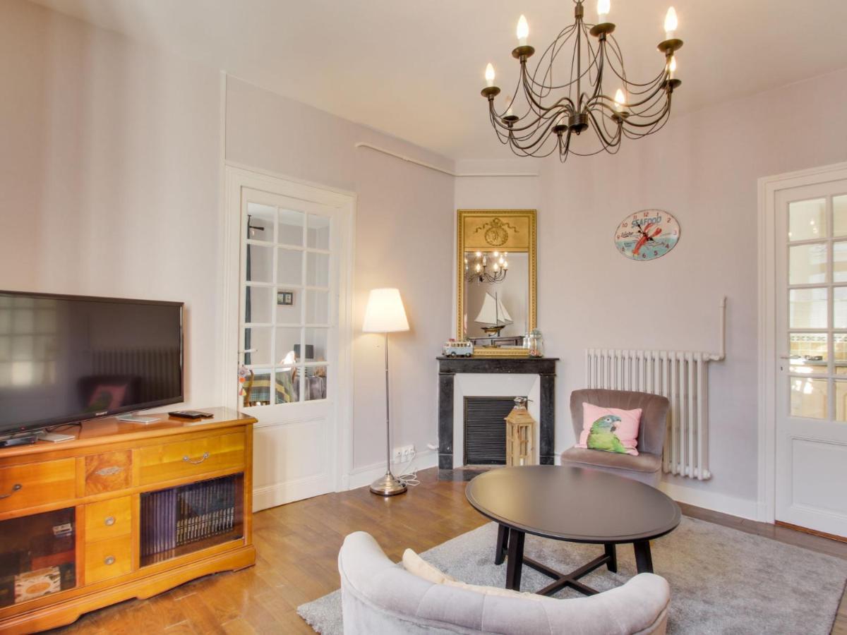 Holiday Home Le Petit Biyou By Interhome Дінар Екстер'єр фото